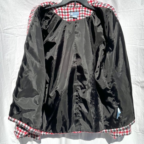 Houndstooth Classic Woven Red, Black and White Box Cut Blazer Coat - Picture 4 of 5